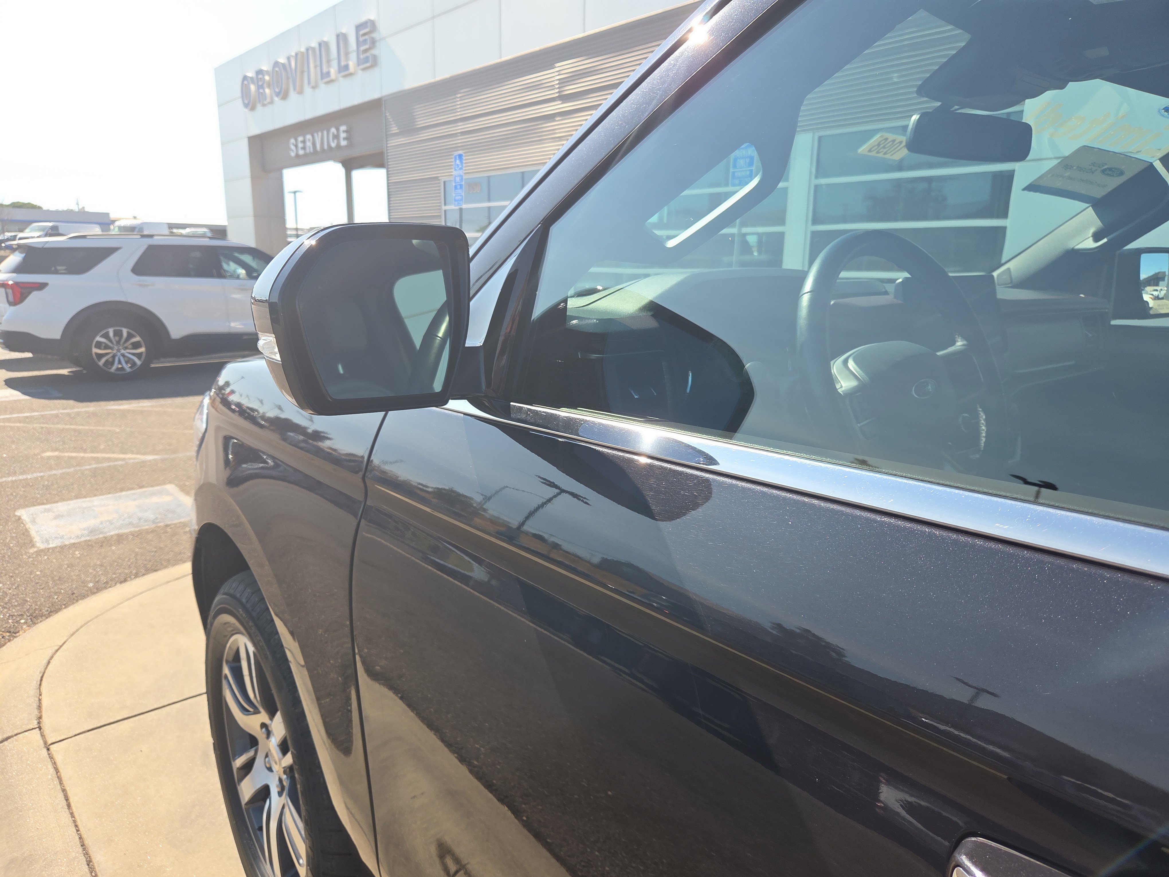 Used 2024 Ford Expedition Limited image 10