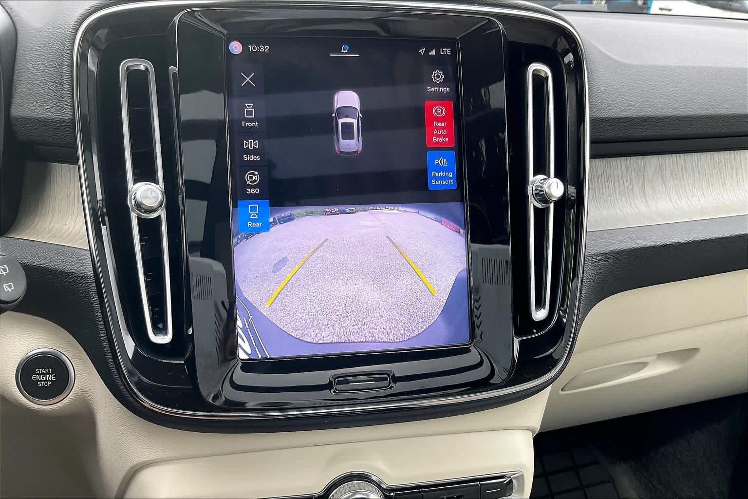 Used 2023 Volvo XC40 B5 Plus AWD/4WD image 30