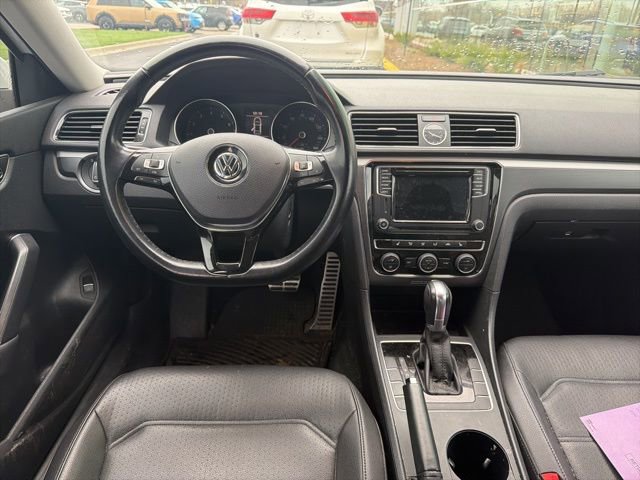 Used 2017 Volkswagen Passat 1.8T R-Line image 6