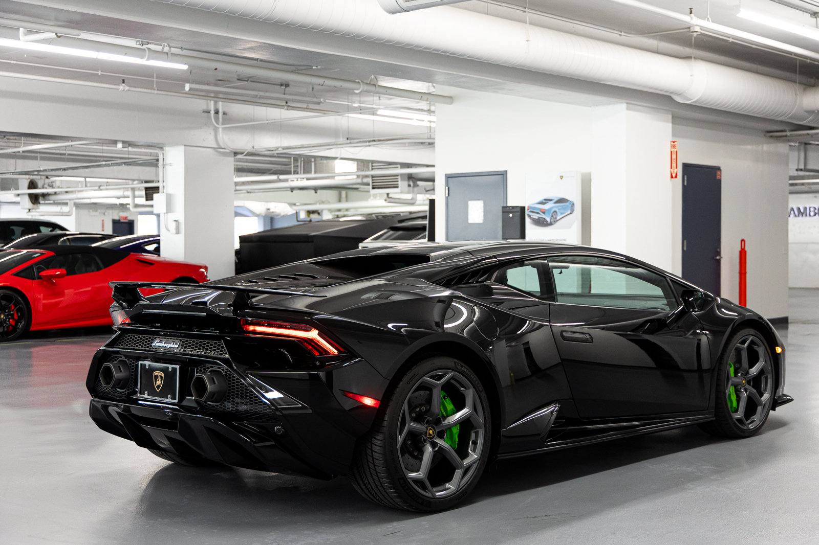 Used 2023 Lamborghini Huracan Tecnica RWD image 8