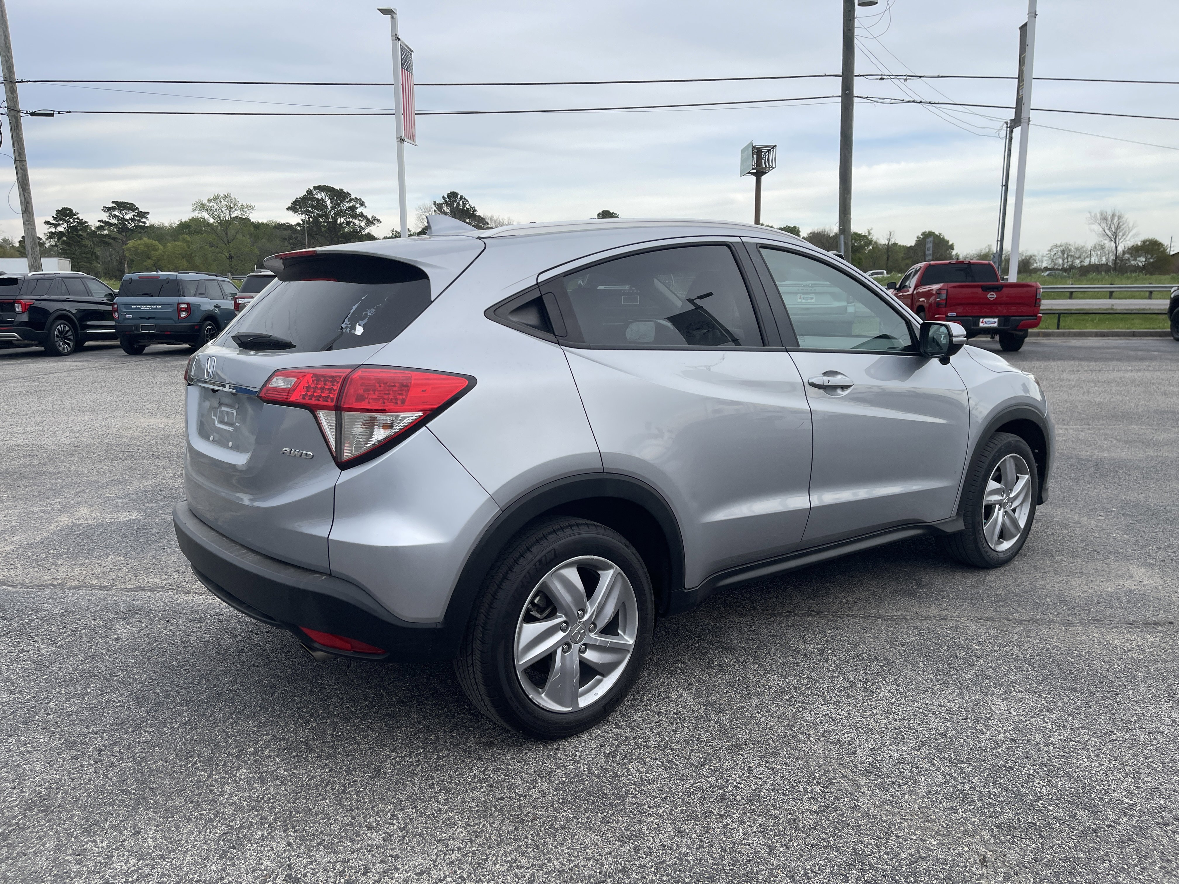 Used 2019 Honda HR-V EX image 2
