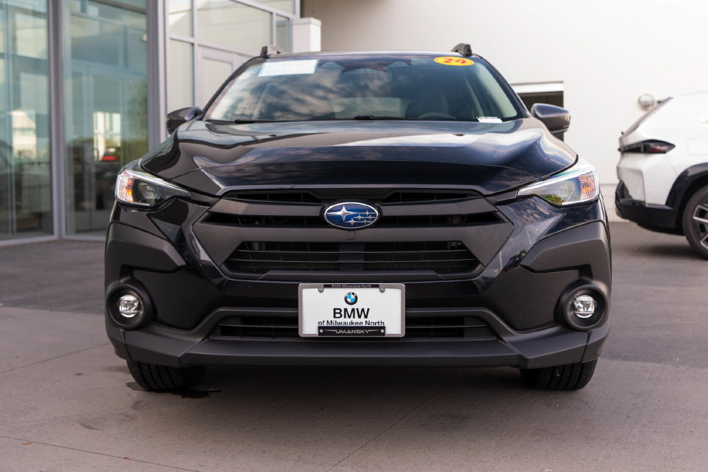 Used 2024 Subaru Crosstrek 2.0i Premium AWD/4WD image 3