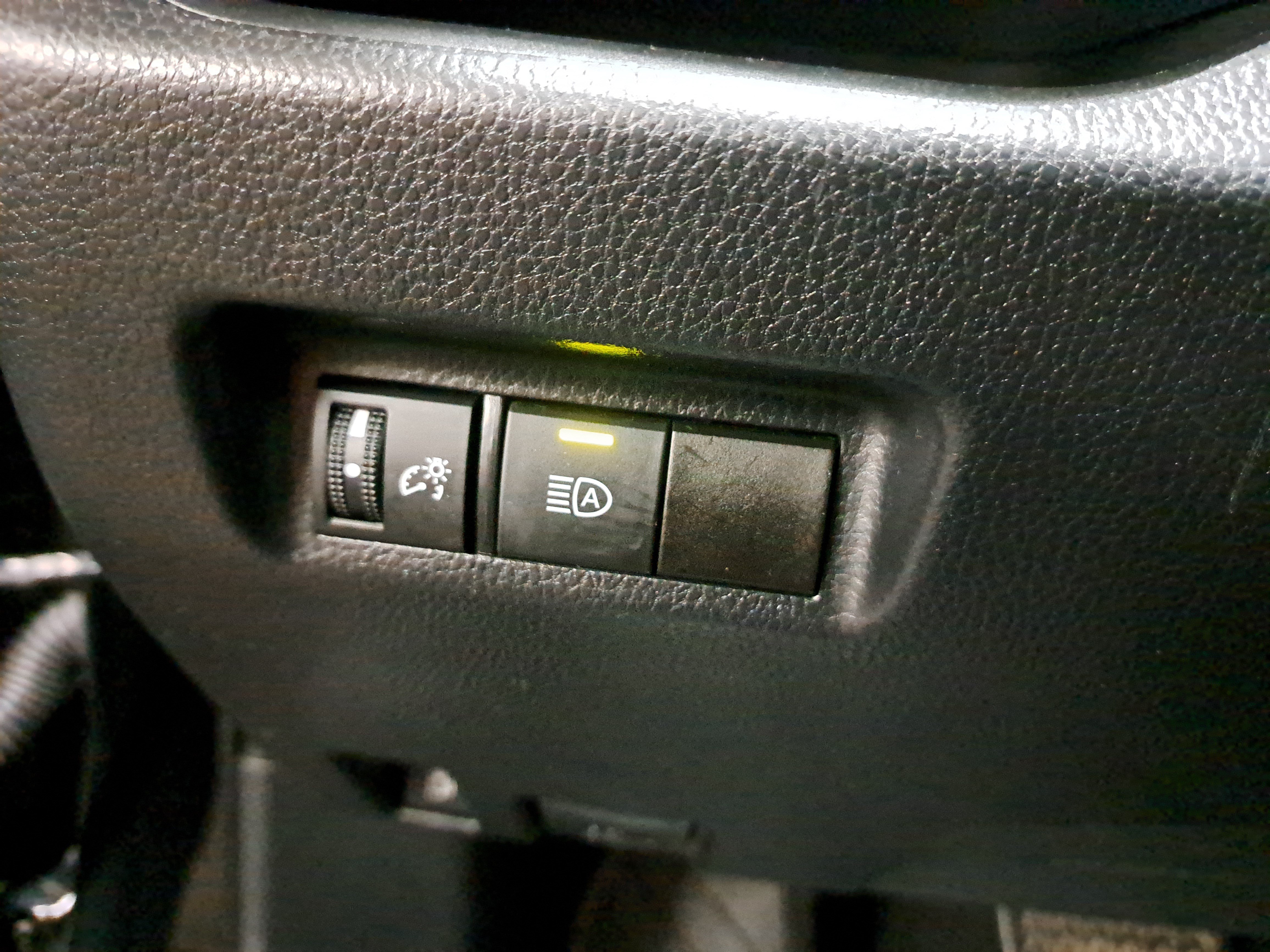 Used 2019 Toyota RAV4 XLE AWD/4WD image 26