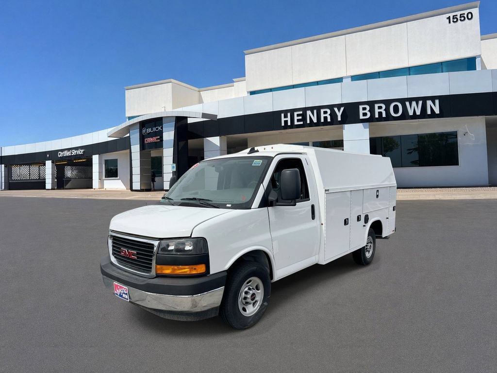 New 2025 GMC Savana 3500 w/ Power Convenience Package
