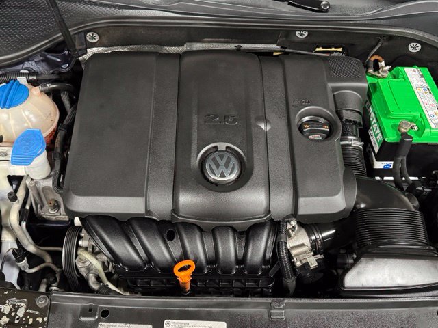 Used 2013 Volkswagen Passat 2.5 SE FWD image 26