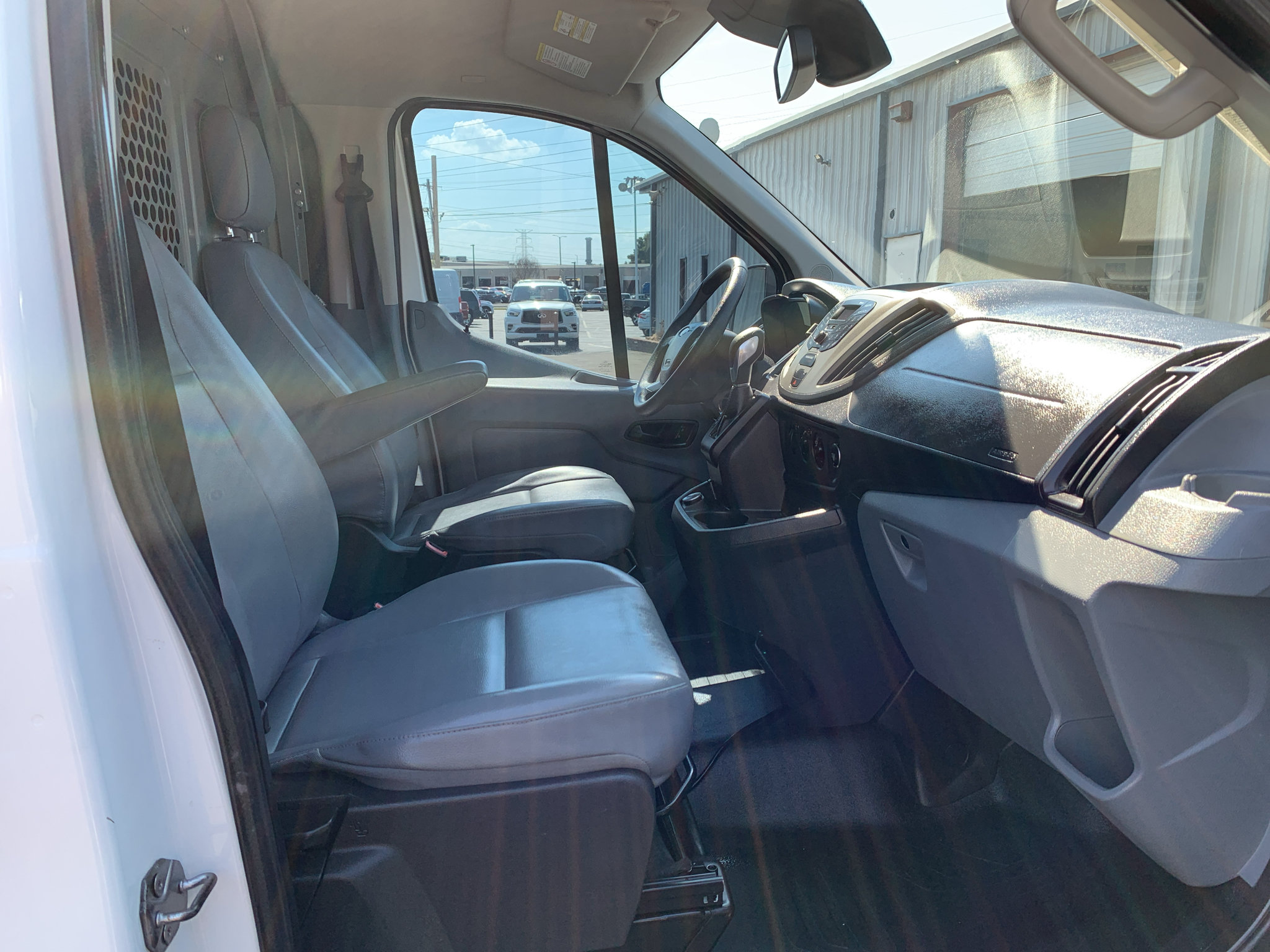 Used 2018 Ford Transit 150 130 Low Roof RWD image 33
