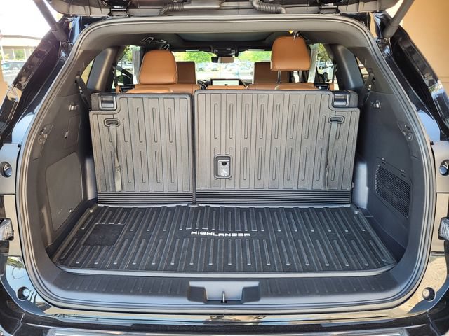 Certified 2024 Toyota Highlander Platinum AWD/4WD image 33