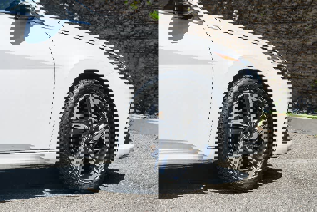 Used 2021 Hyundai Elantra Limited image 11