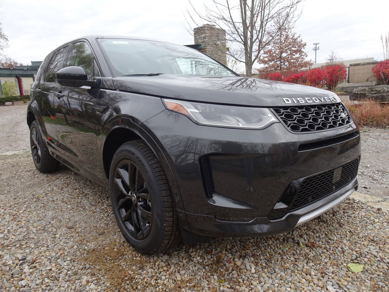 New 2025 Land Rover Discovery Sport S image 8