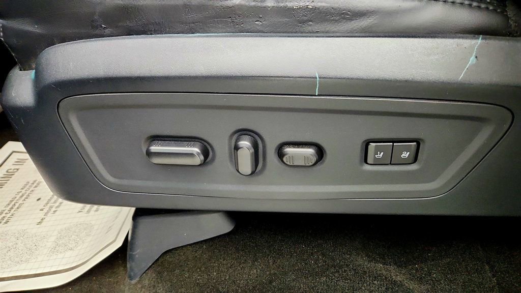 Used 2016 Lincoln Navigator Select AWD/4WD image 12