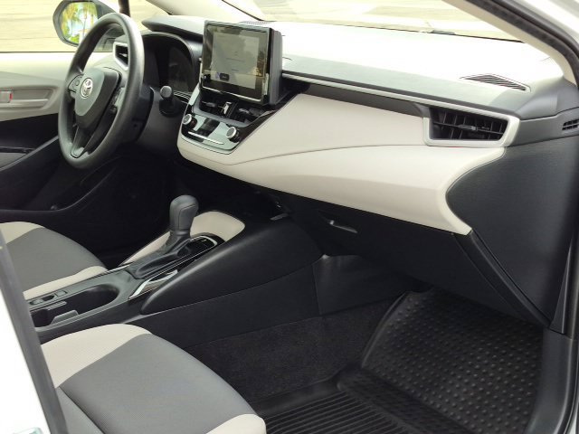 Used 2026 Toyota Corolla LE w/ LE Premium Package FWD image 20