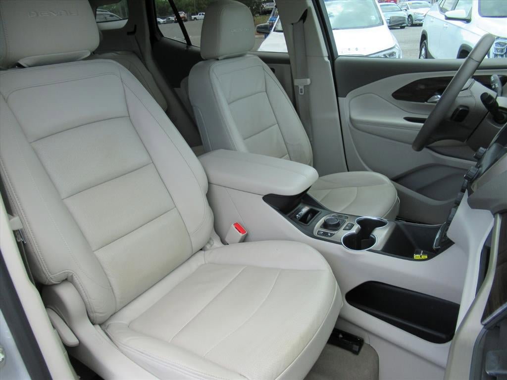 Used 2019 GMC Terrain Denali w/ Advanced Safety Package FWD image 9