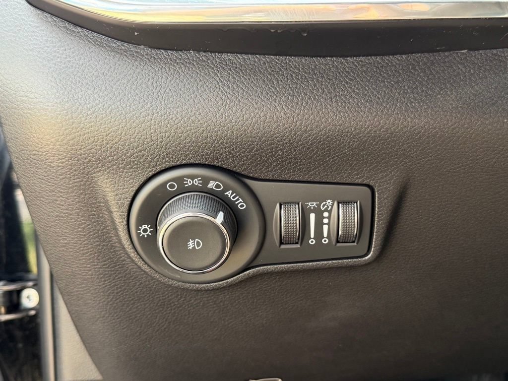 Used 2024 Jeep Compass Limited AWD/4WD image 30