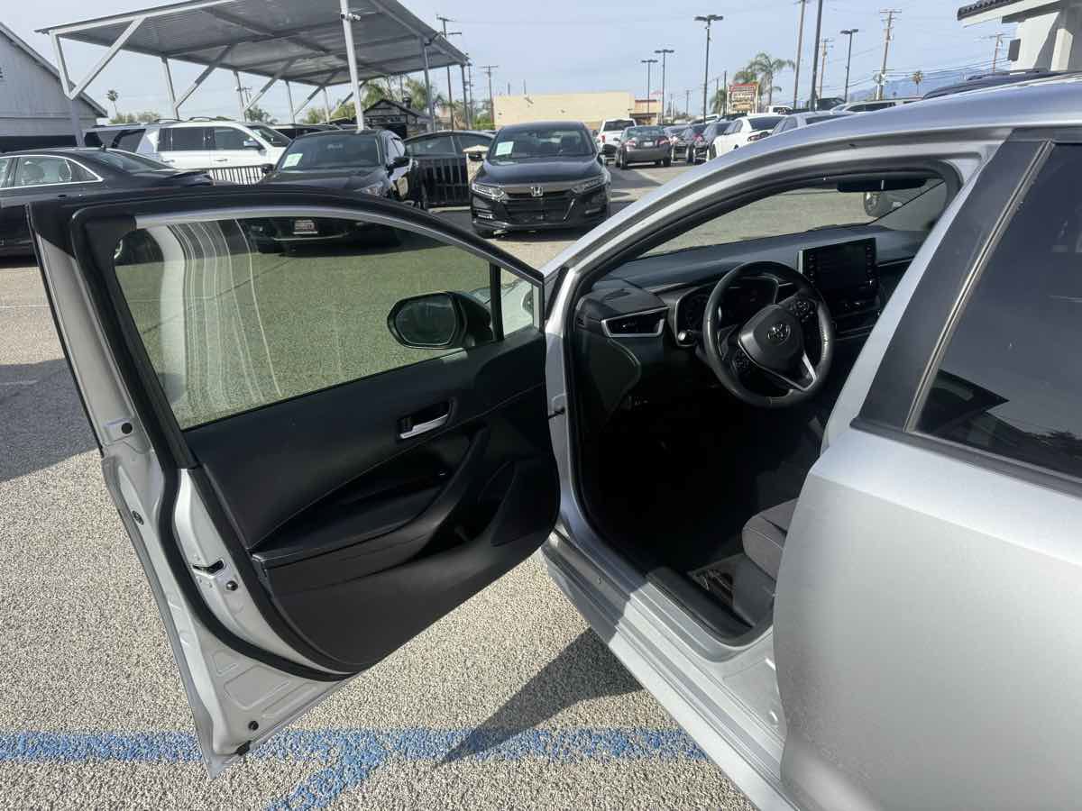 Used 2020 Toyota Corolla SE w/ Carpet Mat Package image 5