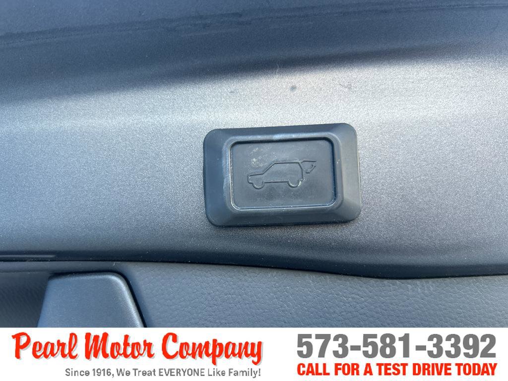 Used 2020 Toyota RAV4 XLE Premium AWD/4WD image 24