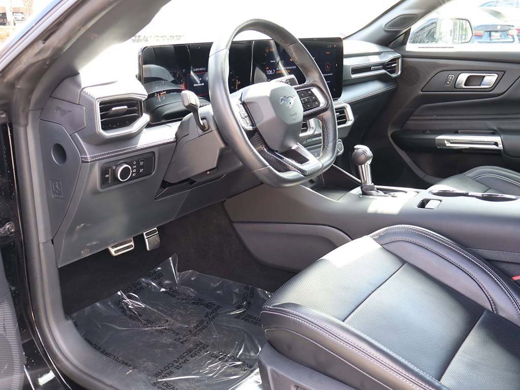 Used 2025 Ford Mustang Premium image 24