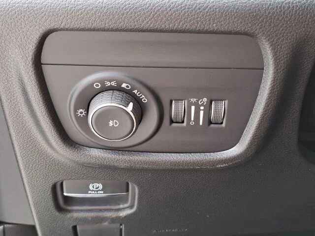 Used 2023 Jeep Grand Cherokee Limited RWD image 8