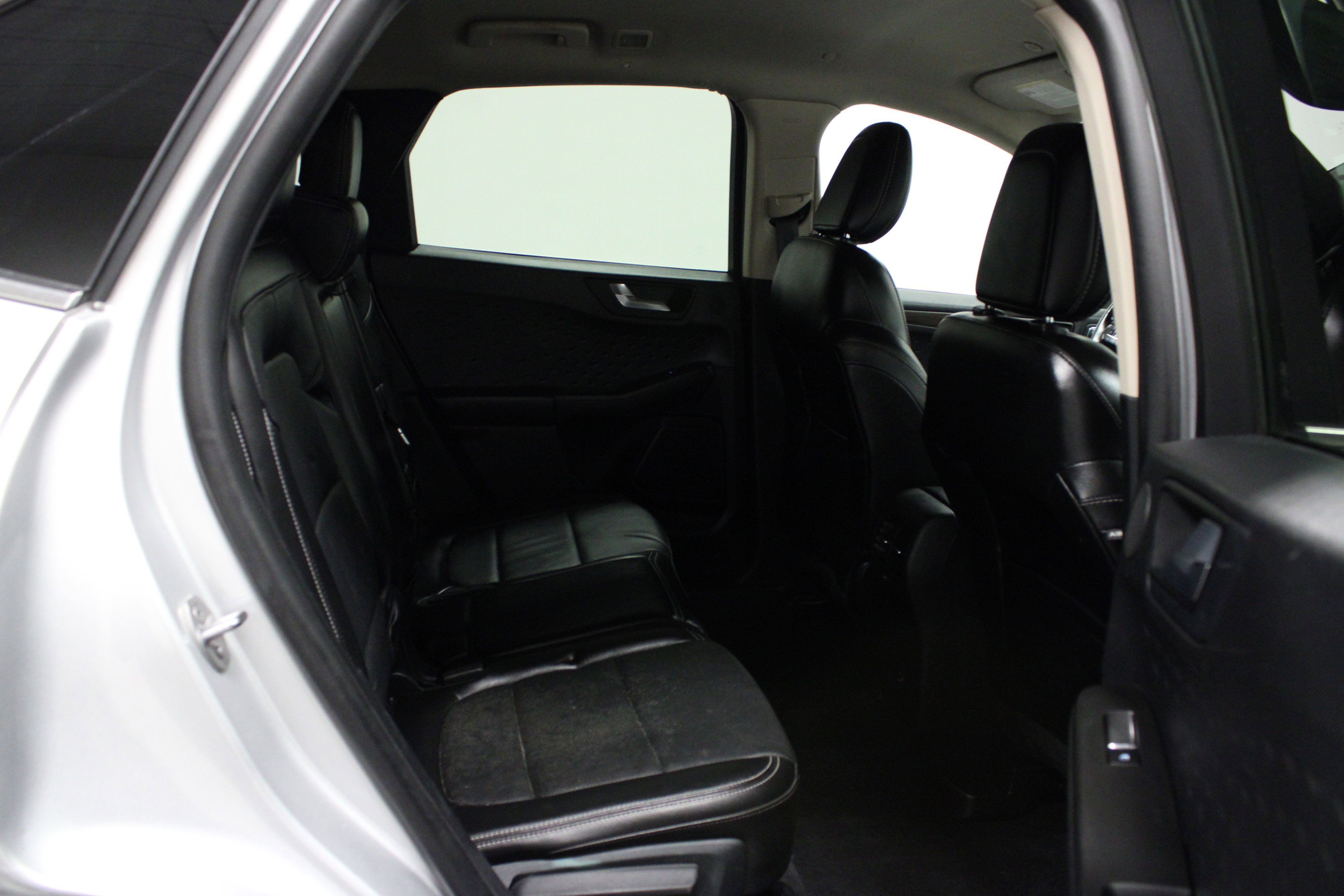 Used 2020 Ford Escape Titanium image 15