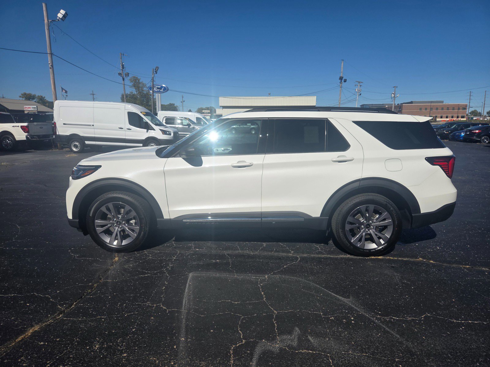 New 2025 Ford Explorer Active w/ Active Comfort Package image 6