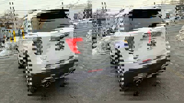 Certified 2022 Ford Explorer King Ranch w/ Technology Package AWD/4WD image 2