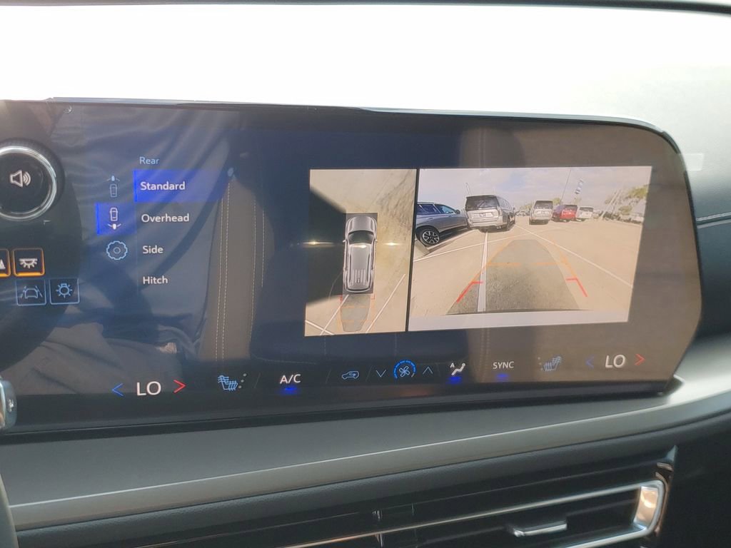 New 2026 Chevrolet Traverse LT w/ Driver Confidence Package image 24