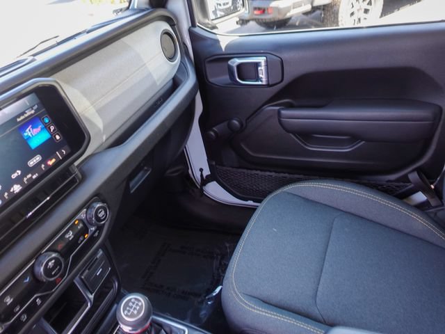 Used 2024 Jeep Gladiator Sport AWD/4WD image 25