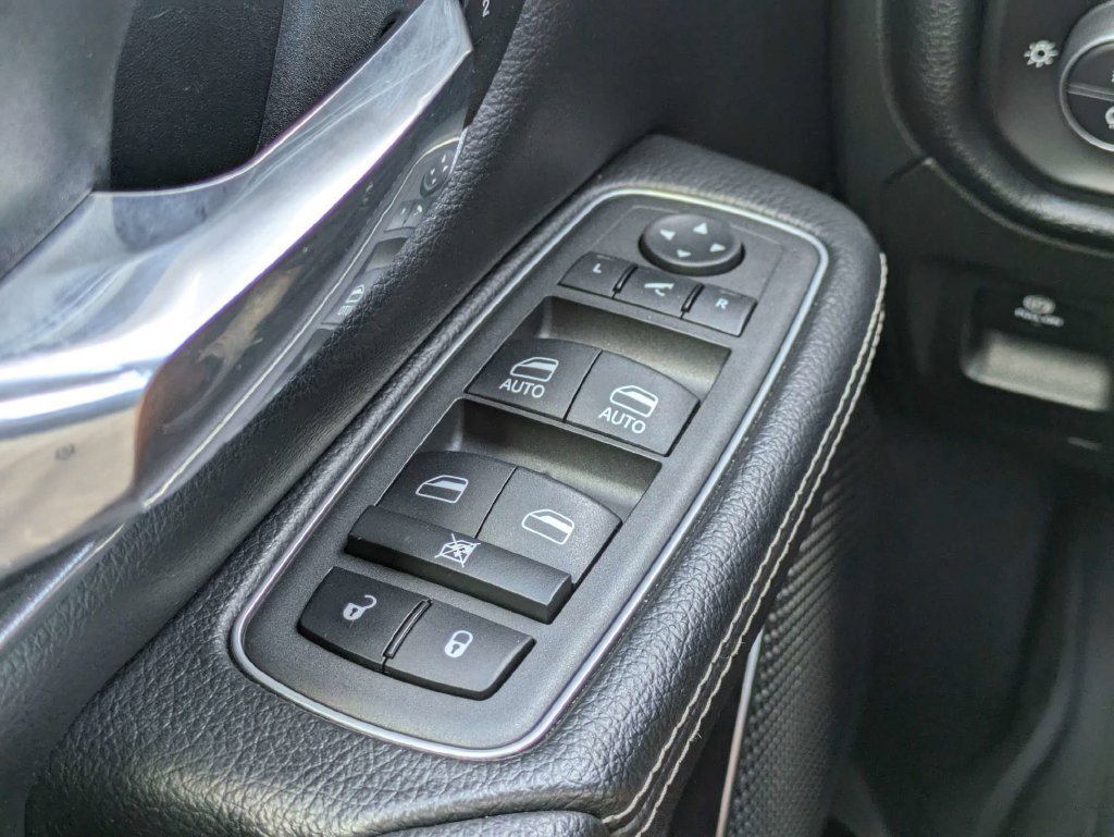 Used 2022 RAM 1500 Laramie AWD/4WD image 24