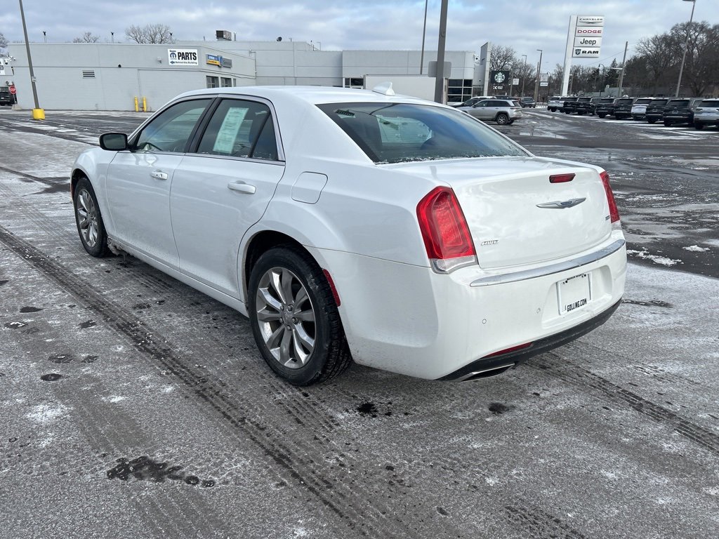 Used 2021 Chrysler 300 Touring L image 7