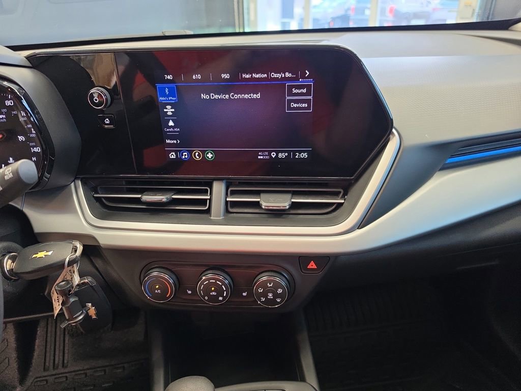 Used 2025 Chevrolet Trax LS w/ LS Convenience Package FWD image 23