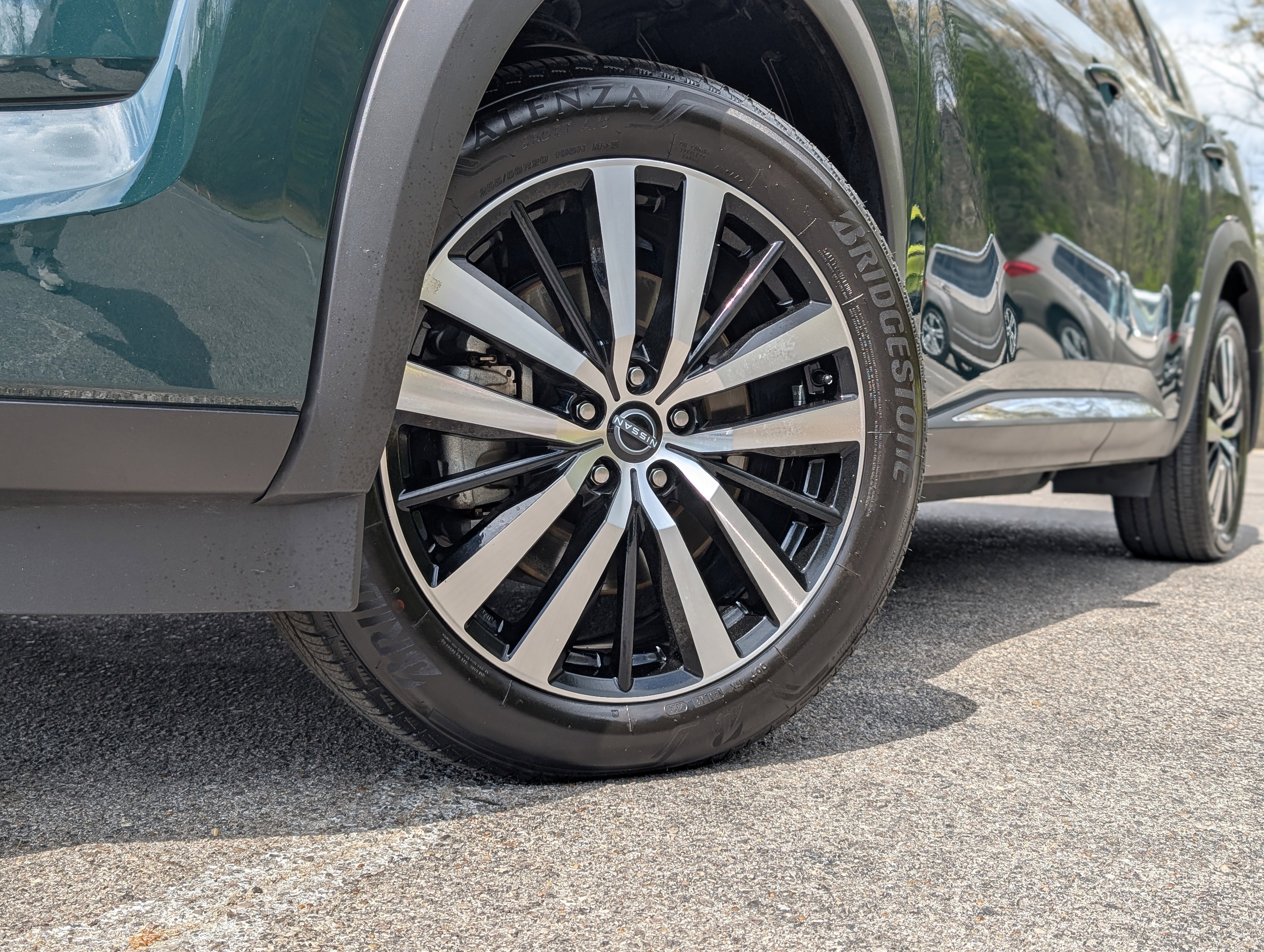 Used 2024 Nissan Pathfinder Platinum w/ Cargo Package image 40