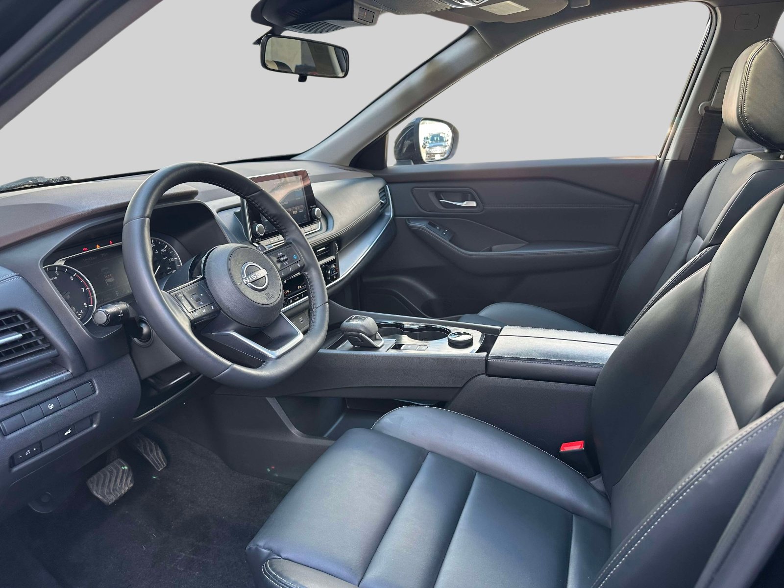 Used 2023 Nissan Rogue SV w/ SV Premium Package AWD/4WD image 16