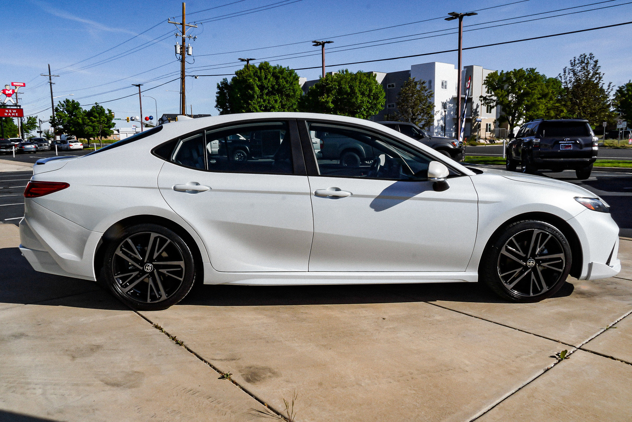 Used 2025 Toyota Camry XSE FWD image 9