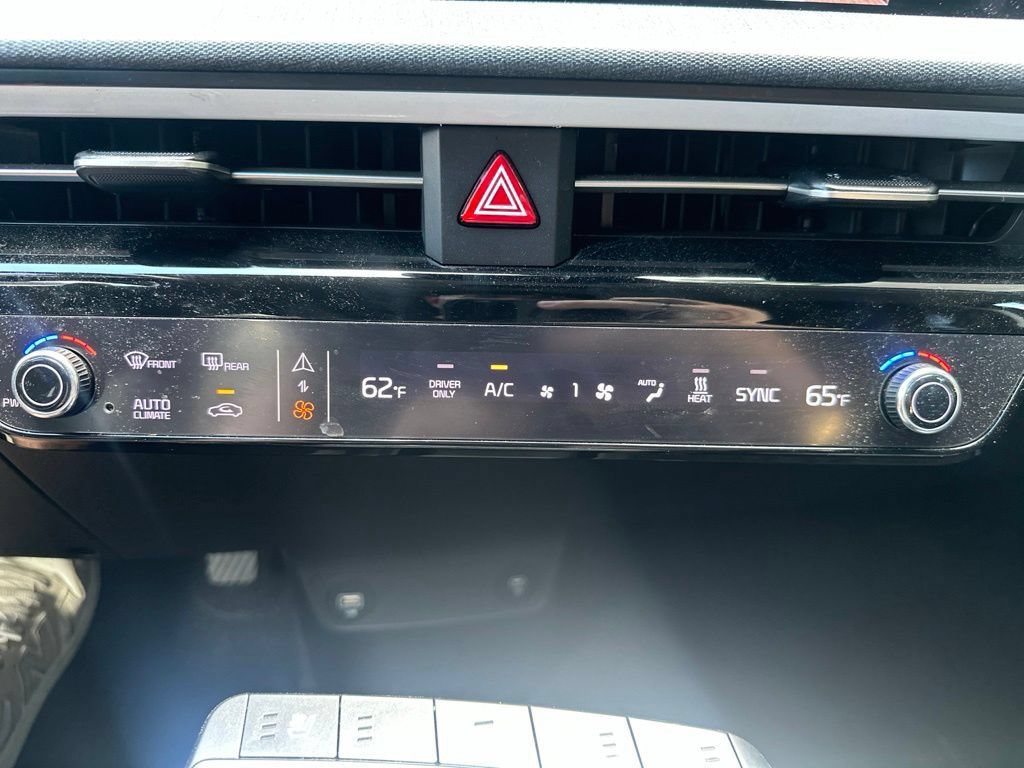 Used 2024 Kia EV6 Wind w/ Wind Technology Package AWD/4WD image 18
