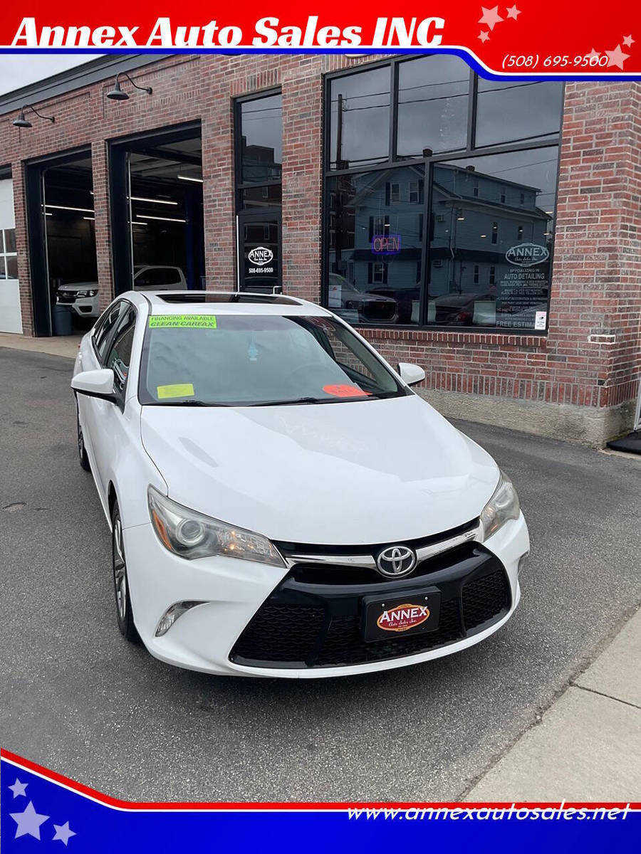 Used 2016 Toyota Camry SE w/ Moonroof Package FWD video 1