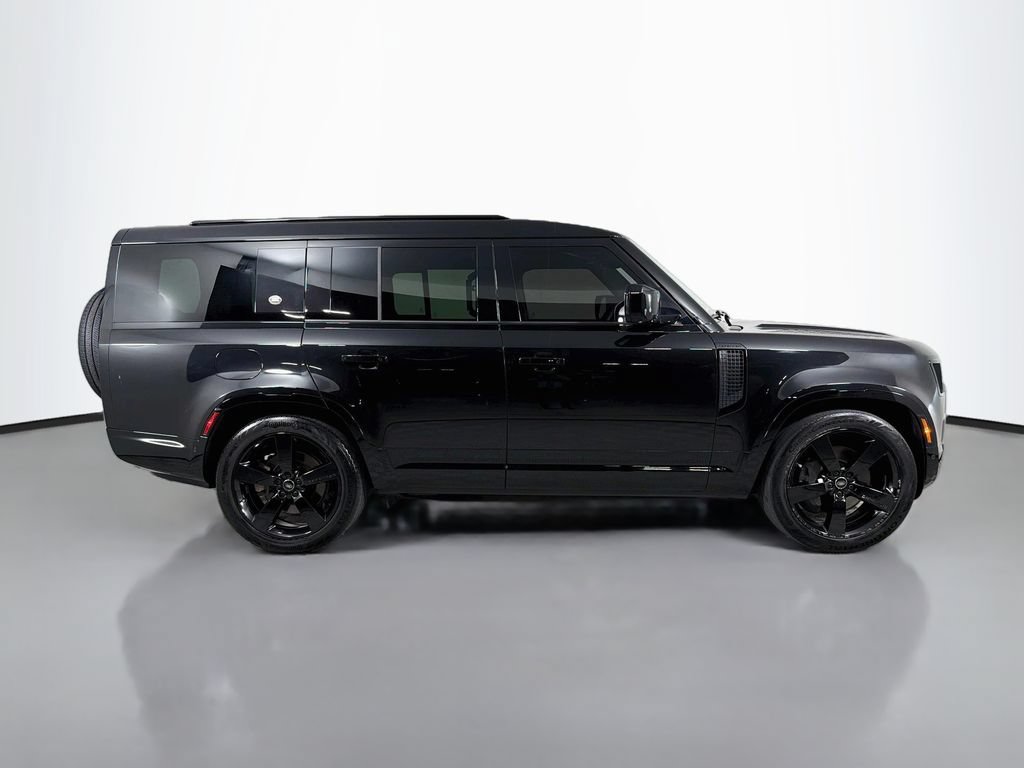 Certified 2023 Land Rover Defender 130 X-Dynamic SE AWD/4WD image 4