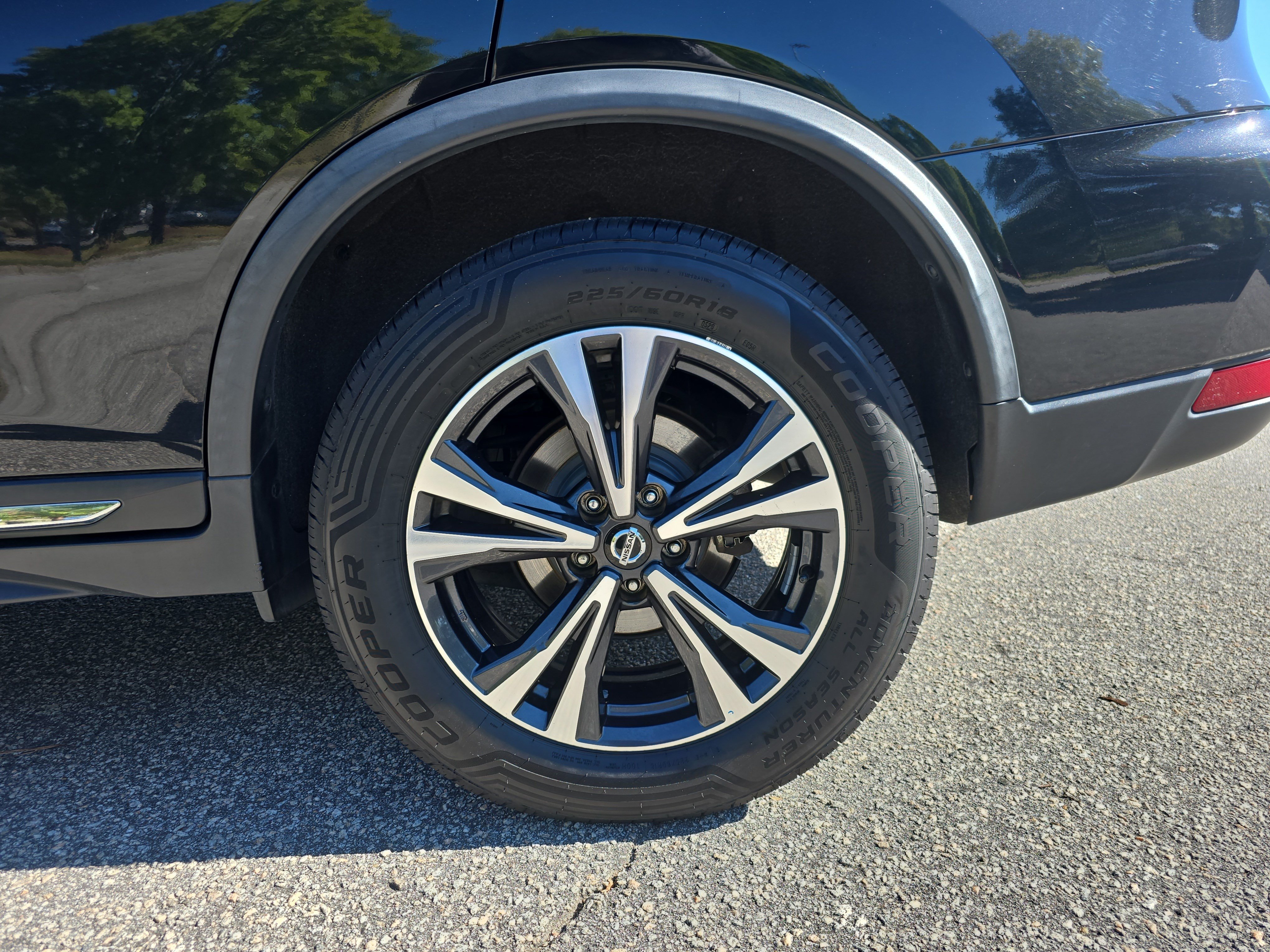 Used 2018 Nissan Rogue SL AWD/4WD image 30