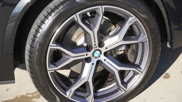 Used 2023 BMW X5 sDrive40i w/ M Sport Package image 11