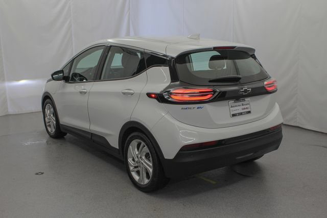 Used 2023 Chevrolet Bolt LT w/ Driver Confidence Package FWD image 9