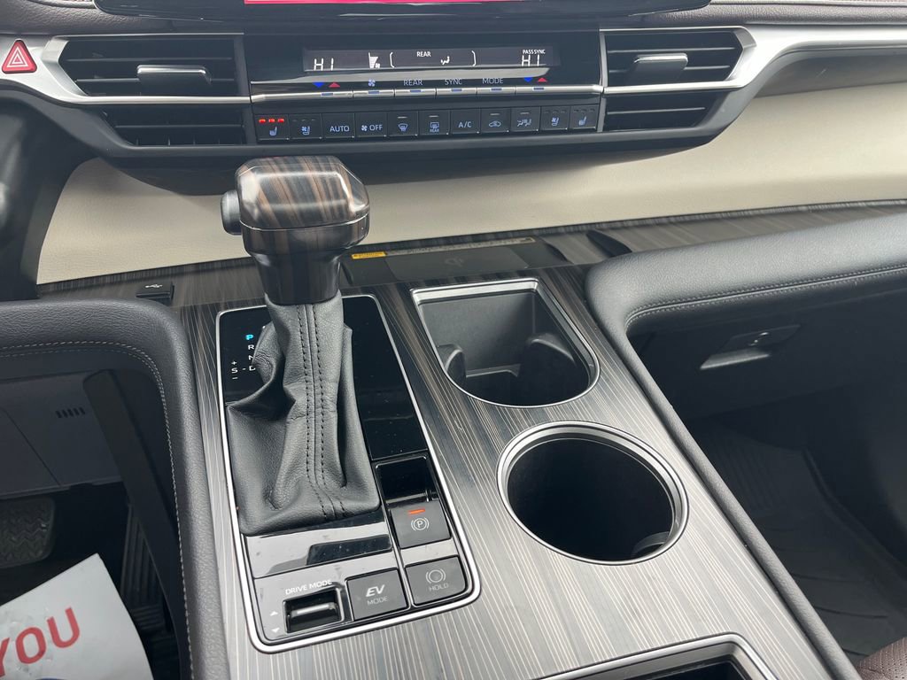 Certified 2024 Toyota Sienna Platinum image 20