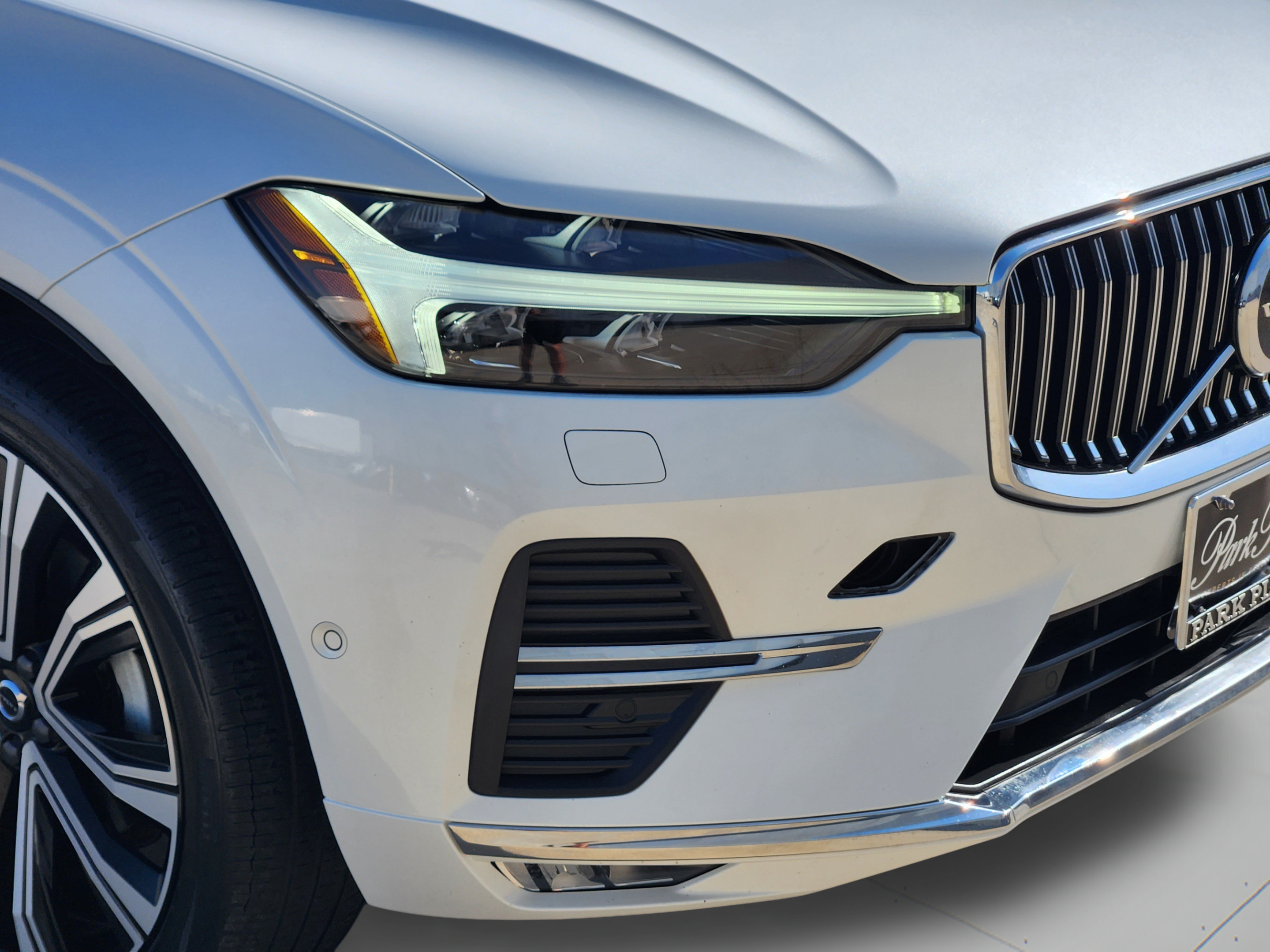 Used 2023 Volvo XC60 B5 Ultimate AWD/4WD image 7