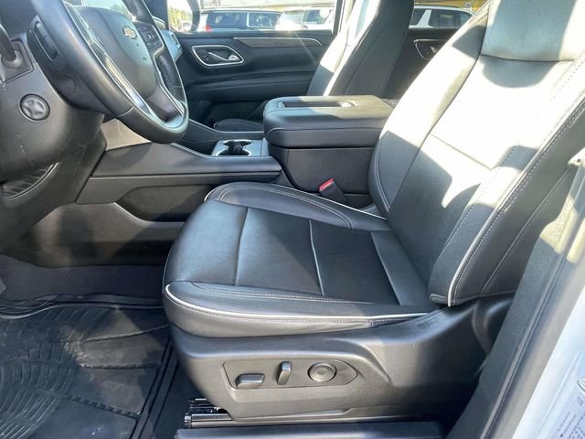 Used 2023 Chevrolet Suburban Premier image 14