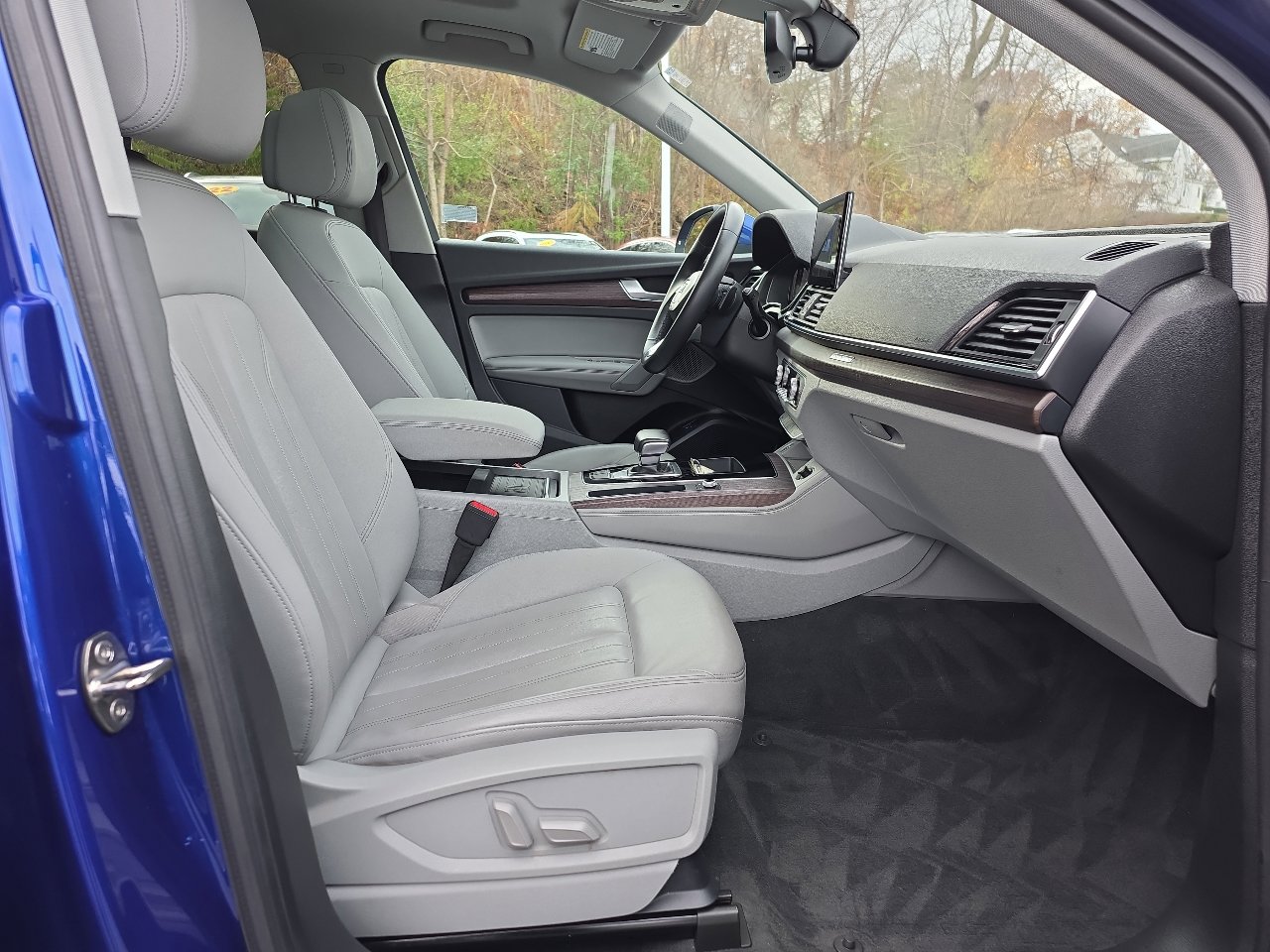 Used 2021 Audi Q5 e Premium Plus w/ Premium Plus Package image 28