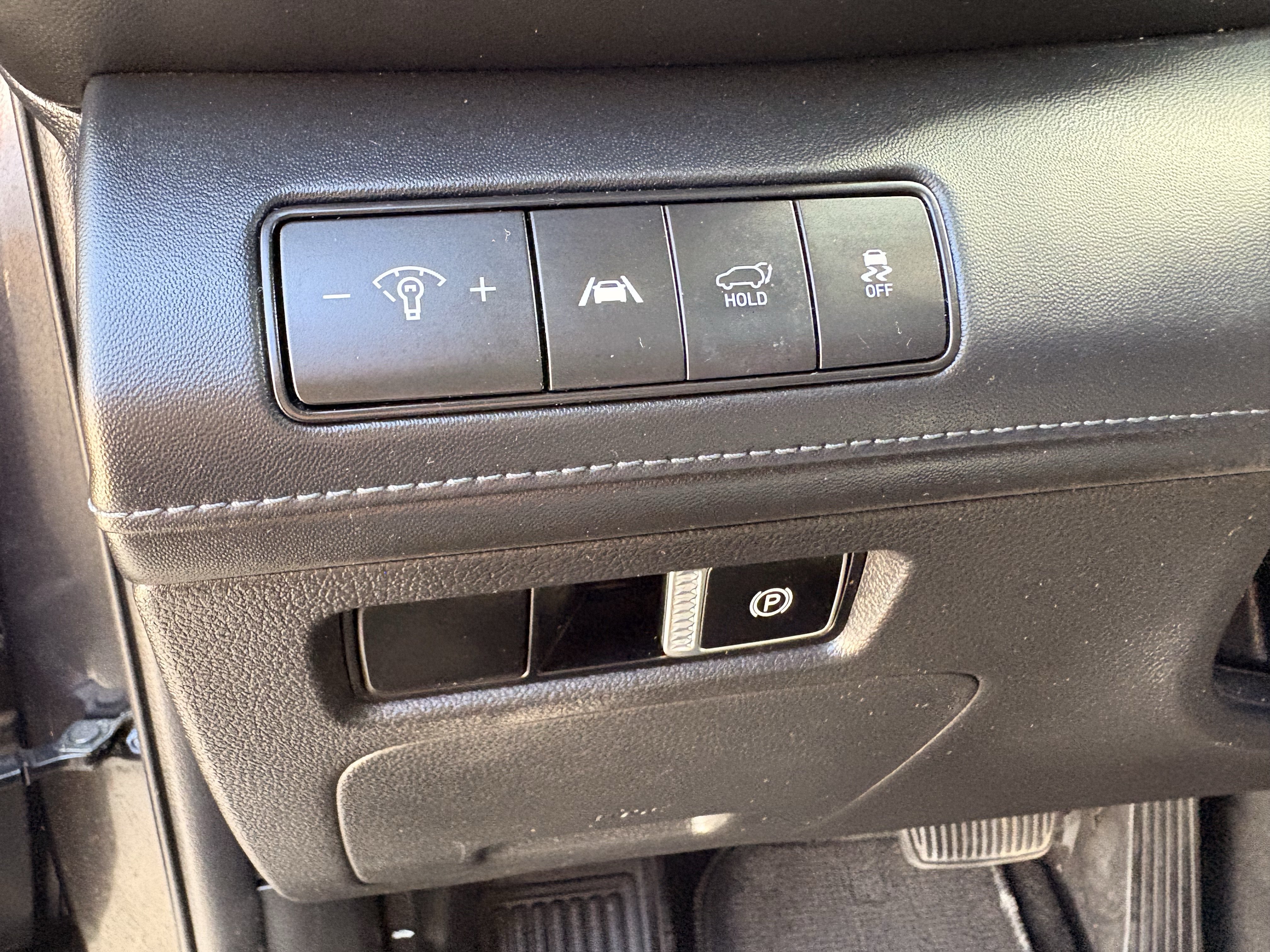 Used 2022 Hyundai Santa Fe SEL w/ Convenience + Premium Package FWD image 13
