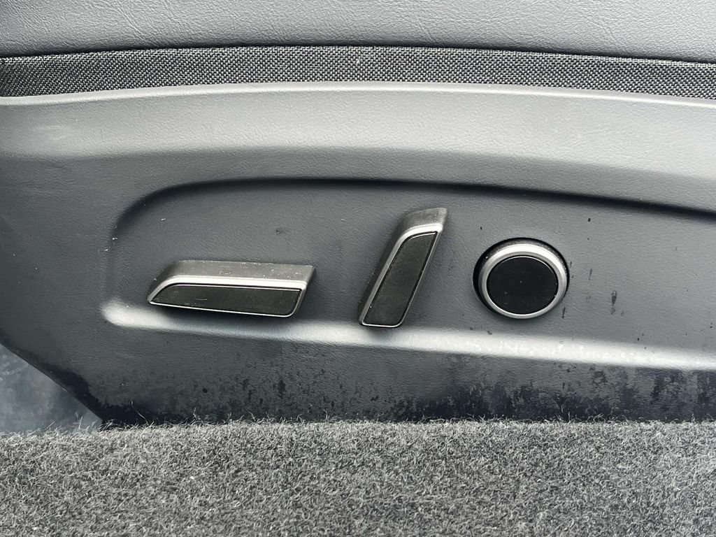 Used 2025 Tesla Model 3 Long Range RWD image 27