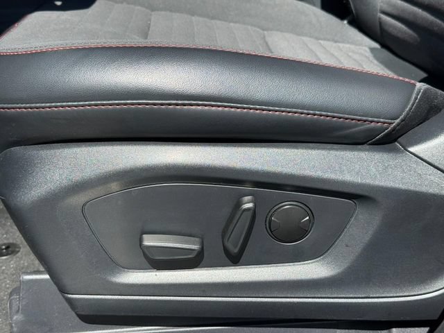 Used 2025 Ford Explorer ST-Line w/ ST-Line Street Pack AWD/4WD image 19