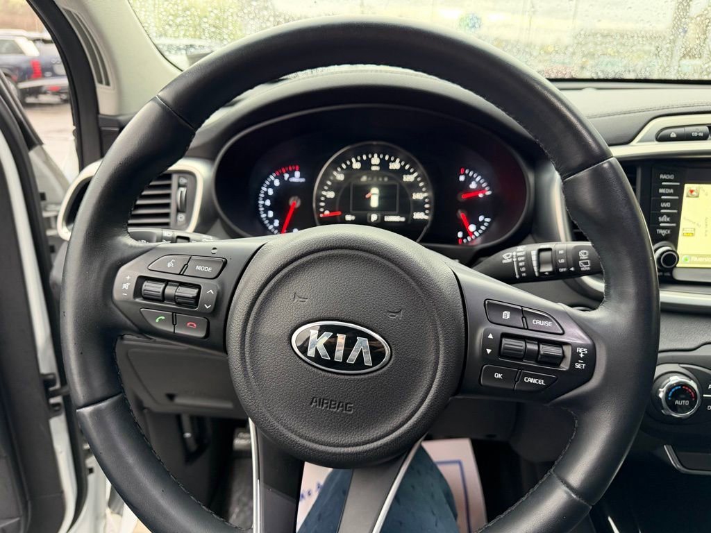 Used 2016 Kia Sorento SX image 12