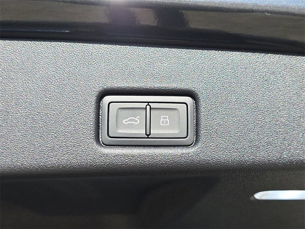 New 2025 Audi Q5 Premium image 13