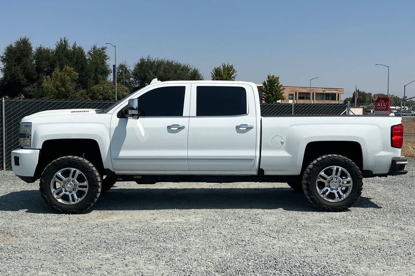 Used 2017 Chevrolet Silverado 2500 High Country w/ Duramax Plus Package AWD/4WD image 6