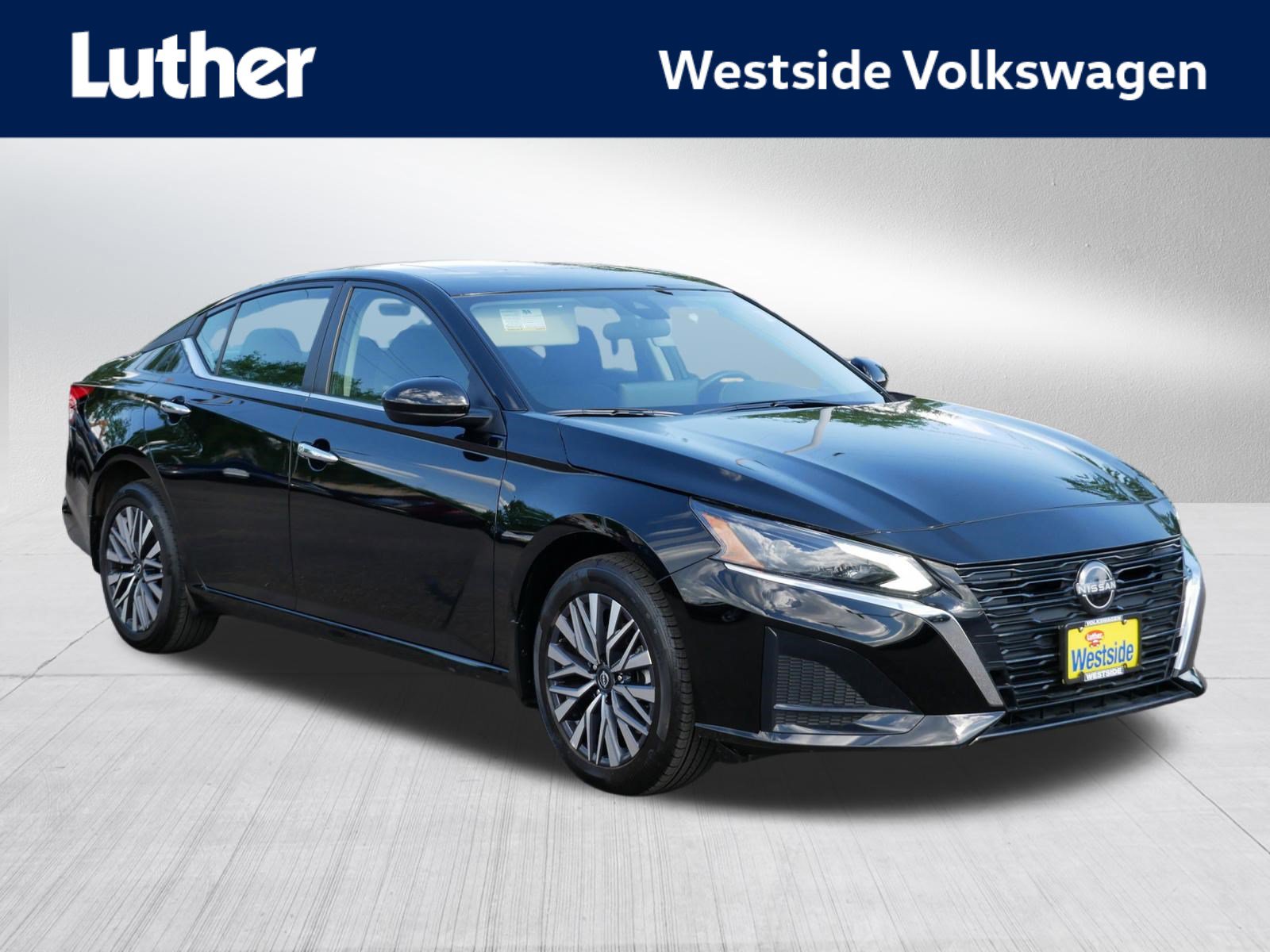 Used 2024 Nissan Altima 2.5 SV w/ SV Premium Package AWD/4WD image 1