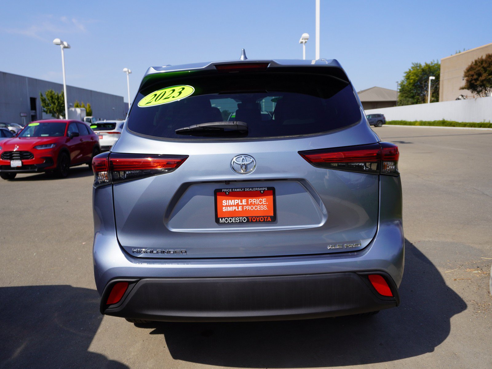 Used 2023 Toyota Highlander XLE AWD/4WD image 9